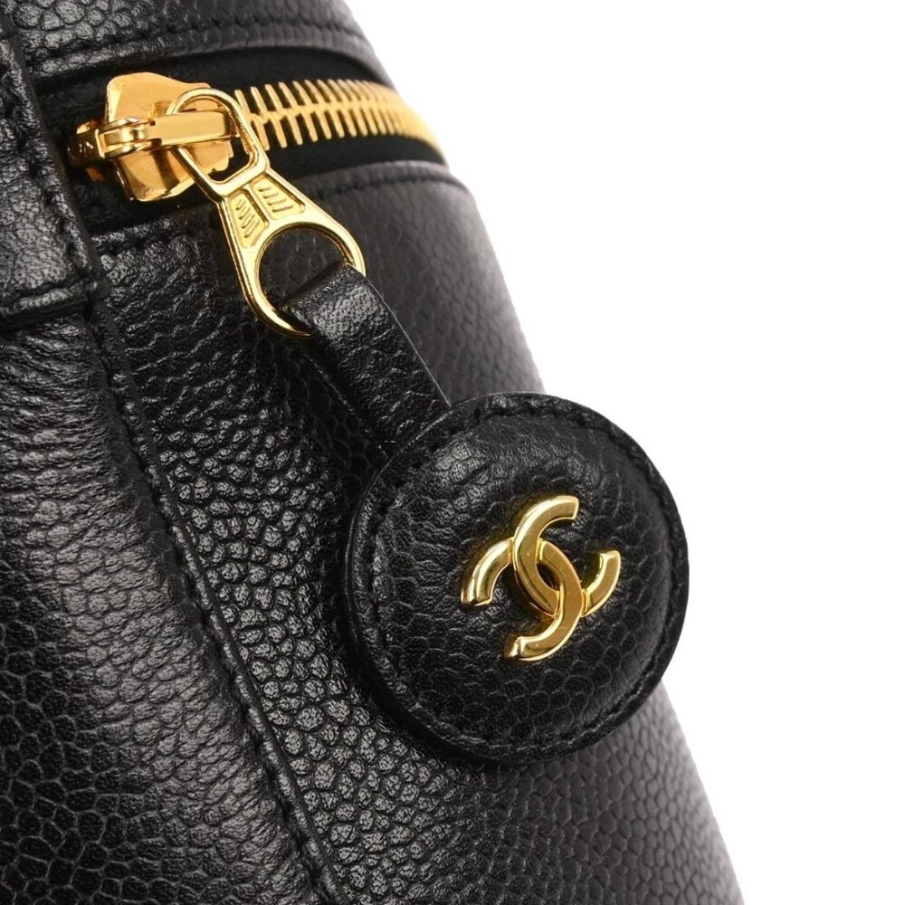 Chanel Black Calfskin Timeless Vanity Handbag 126186 - Picture 5 of 10